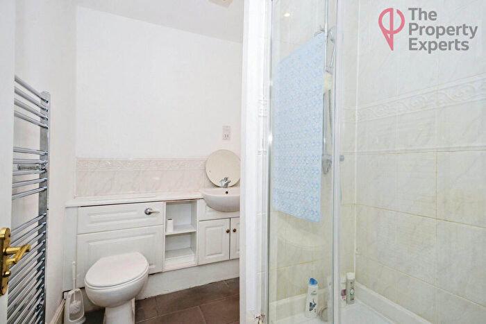 2 Bedroom Apartment For Sale In Sovereign Place, Harrow, HA1