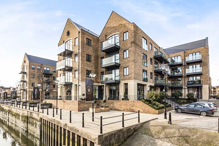 2 Bedroom Flat To Rent In Lion Wharf Road, Old Isleworth, TW7