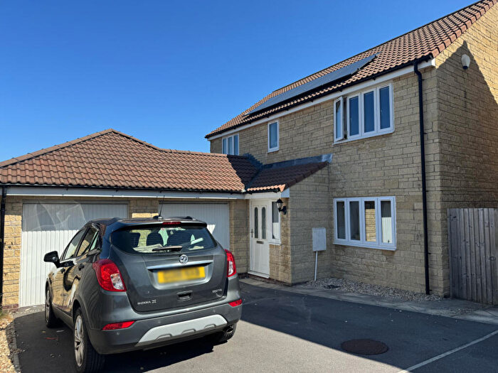 4 Bedroom Detached House For Sale In Collingham Close, Templecombe, Somerset, BA8
