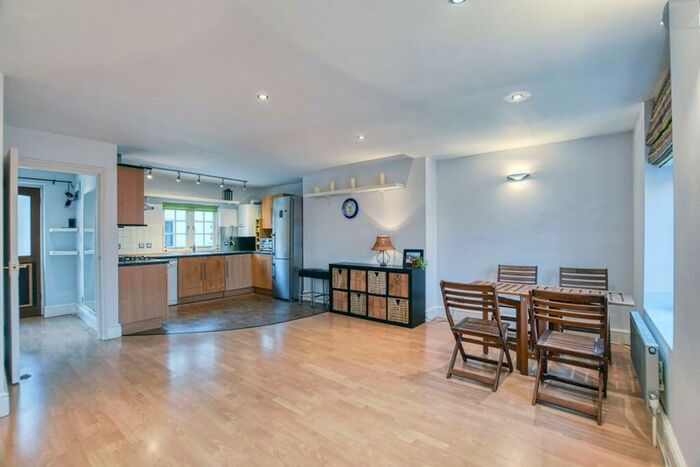 2 Bedroom Flat To Rent In Chequer Street London, EC1Y