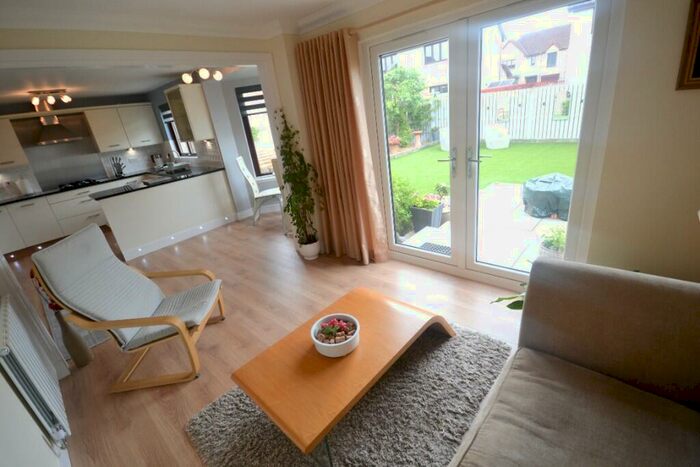 4 Bedroom Detached House For Sale In Greenfinch Avenue, G68