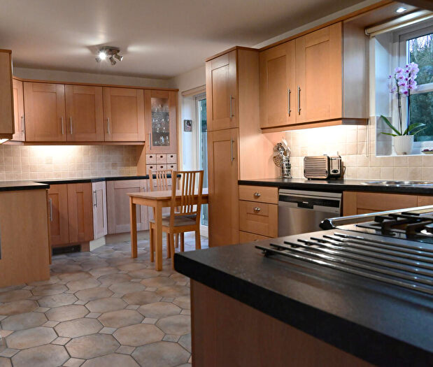5 Bedroom Detached House For Sale In Fordwich Drive, Frindsbury, Rochester, ME2