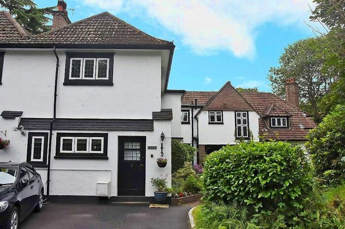 2 Bedroom Maisonette For Sale In Chequers Lane, Walton On The Hill, Tadworth, Surrey., KT20