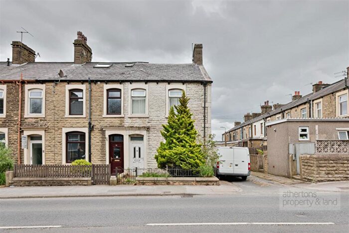 3 Bedroom End Of Terrace House For Sale In Essex Street, Barnoldswick, BB18