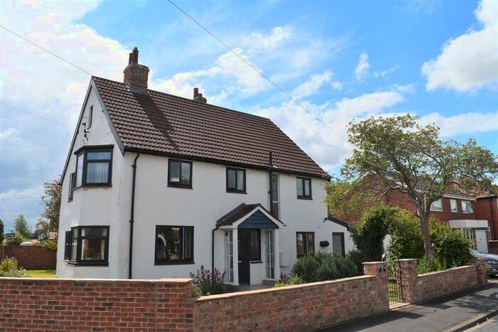 4 Bedroom Detached House To Rent In Whitcliffe Lane, Ripon, HG4