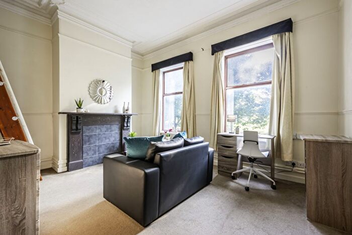 1 Bedroom Terraced House To Rent In Hyde Park Road, Leeds, LS6