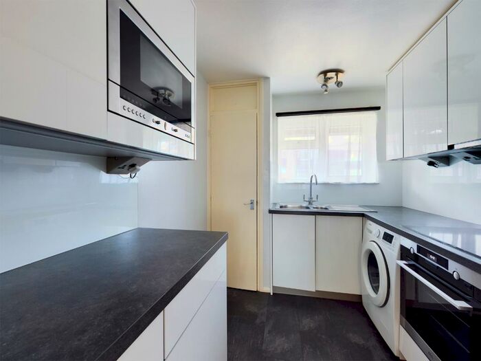 1 Bedroom Apartment To Rent In Waveney, Hemel Hempstead, Hertfordshire, HP2