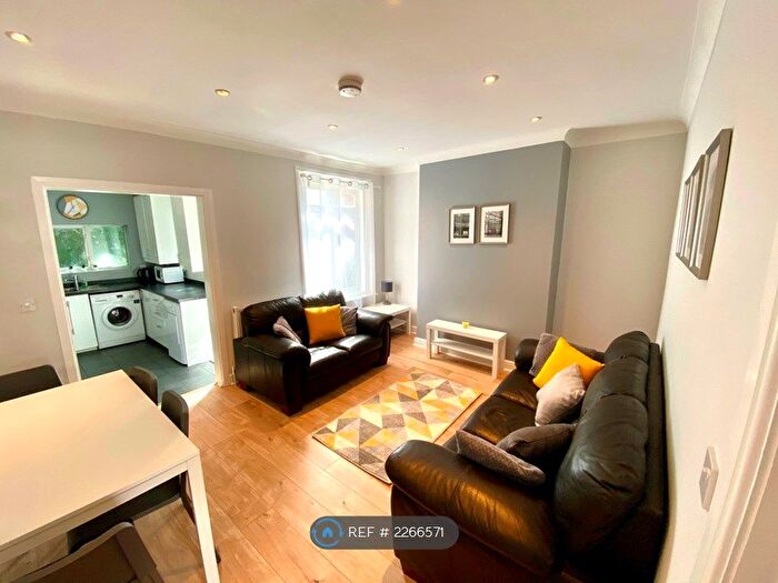 5 Bedroom Terraced House To Rent In Woodside Road, Southampton, SO17