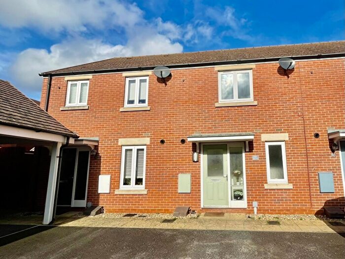 2 Bedroom Terraced House For Sale In Whittle Drive, Biggleswade, SG18