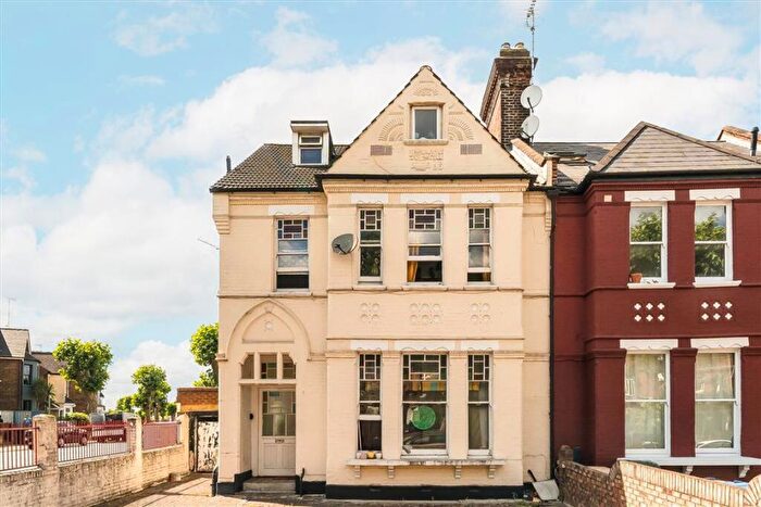 Studio To Rent In Chichele Road, Cricklewood, NW2