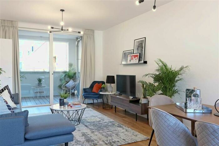 1 Bedroom Flat To Rent In Carpet Street Sugar House Island, E15
