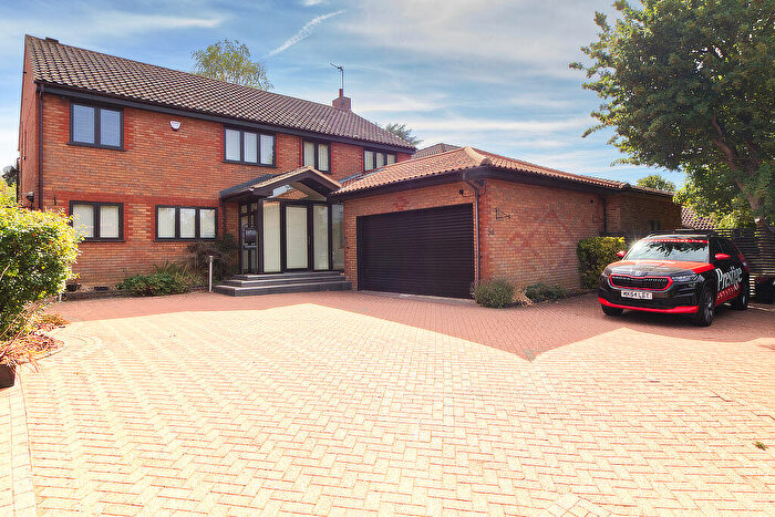 5 Bedroom Detached House To Rent In Downhead Park, Milton Keynes, MK15