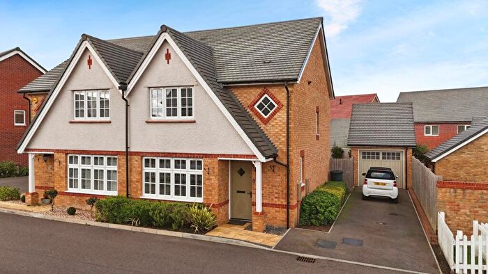 3 Bedroom Semi-Detached House To Rent In Bebington Drive, Langdon Hills, SS16