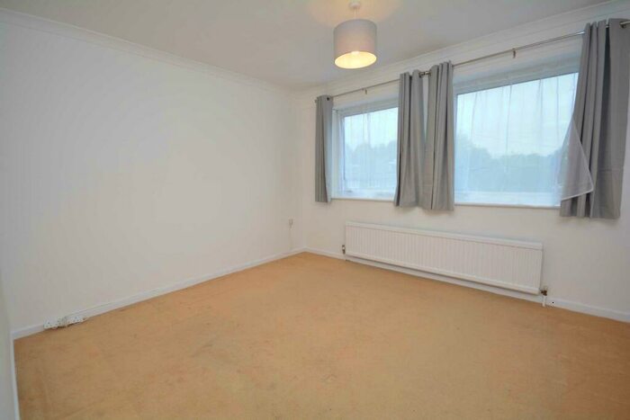 2 Bedroom Apartment To Rent In Gordon Road, Chesham, HP5