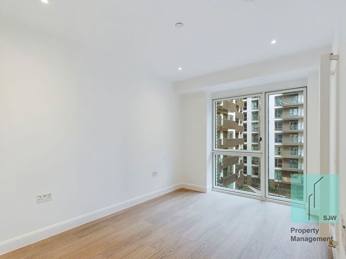 1 Bedroom Flat To Rent In Eden Place, Ellipse House, E16