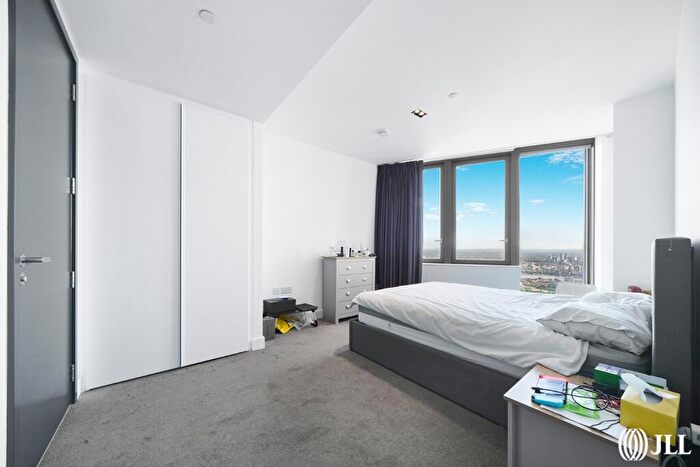 2 Bedroom Flat To Rent In Amory Tower, Marsh Wall, E14