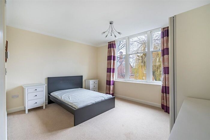2 Bedroom Flat To Rent In Limetree Court, St Peters Grove, York, YO30