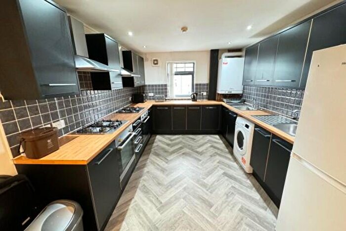 7 Bedroom Terraced House To Rent In Mundy Place Cardiff, CF24