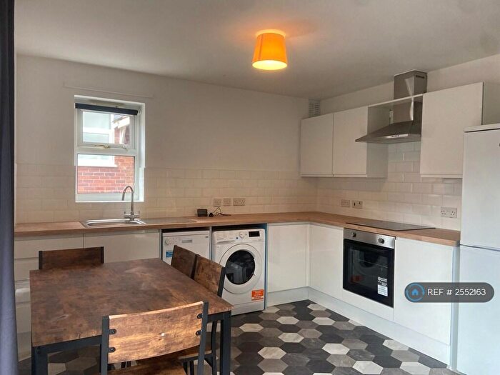 3 Bedroom Flat To Rent In Ladybarn Crescent, Manchester, M14