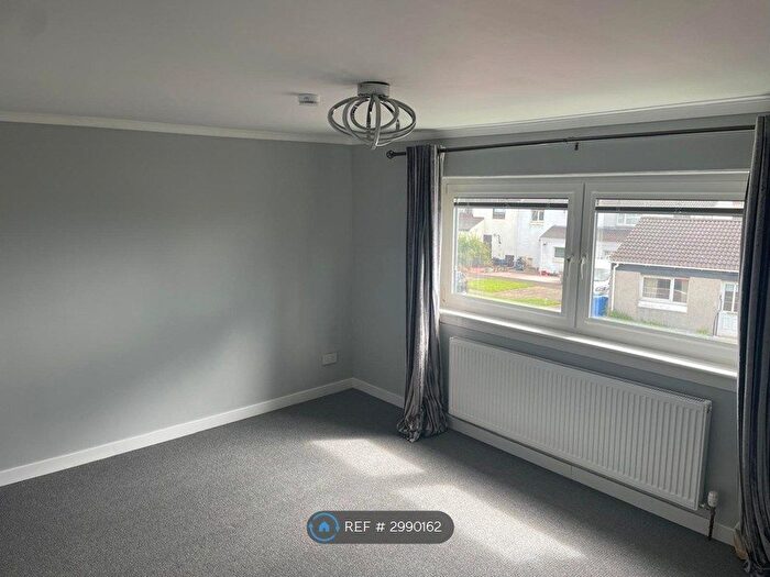2 Bedroom Flat To Rent In Kildare Drive, Lanark, ML11