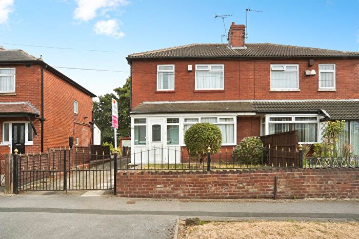 3 Bedroom Semi Detached House For Sale In Brander Road, Leeds, LS9