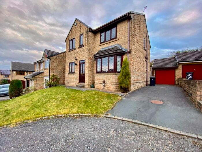 4 Bedroom Detached House To Rent In Calder View, Rastrick, Brighouse, HD6