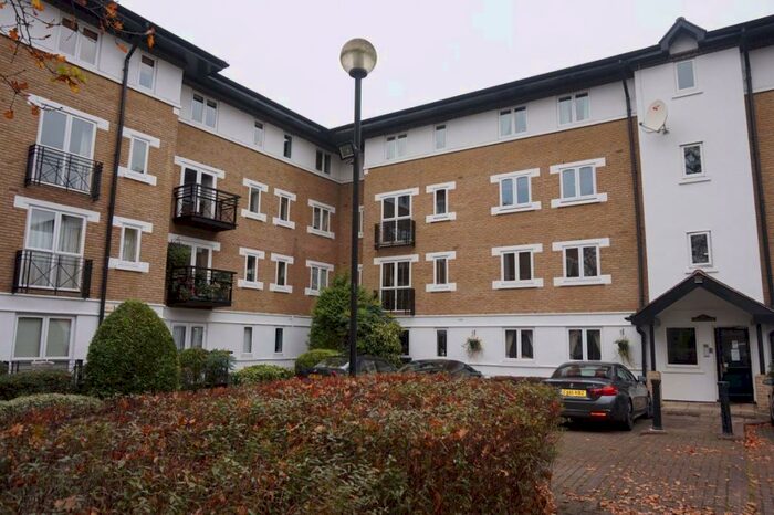 2 Bedroom Flat To Rent In Wanstead, London, E11