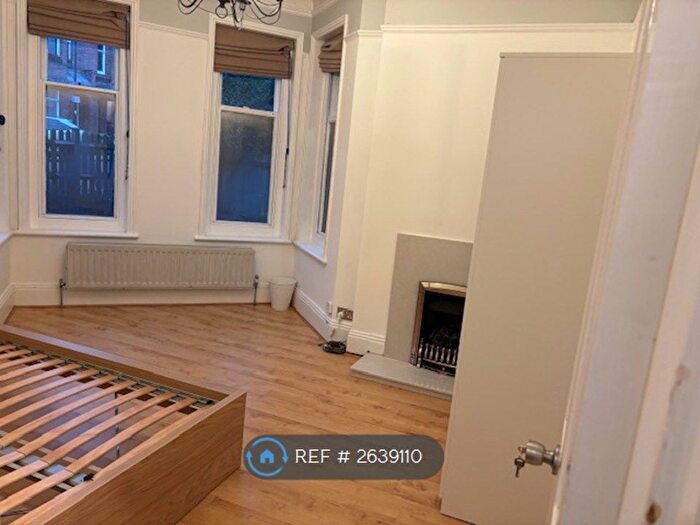 1 Bedroom Flat To Rent In Amesbury Avenue, London, SW2