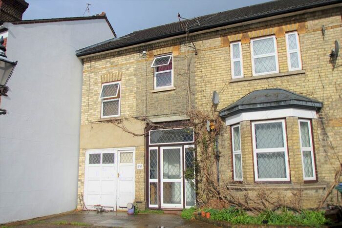 Studio To Rent In Church Road, Watford, WD17