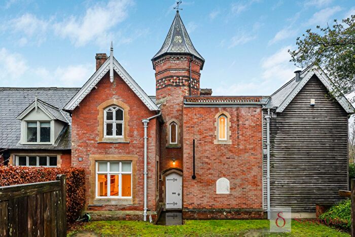 4 Bedroom Semi Detached House To Rent In Baas Hill, Broxbourne, EN10