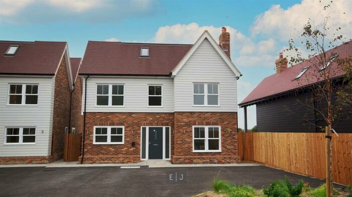 5 Bedroom Detached House To Rent In Grove Lane, Chigwell, IG7