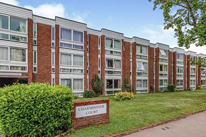 1 Bedroom Flat For Sale In Lovelace Gardens, Surbiton, KT6