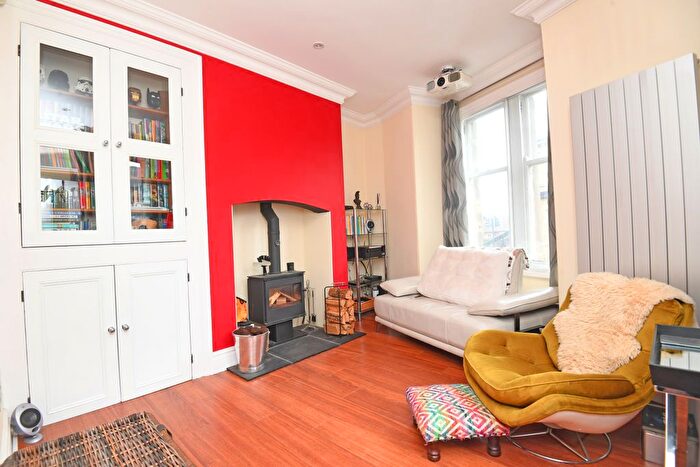 5 Bedroom End Of Terrace House For Sale In Kings Road, Harrogate, HG1