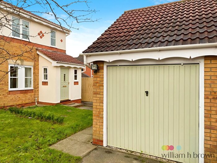 3 Bedroom Semi-Detached House To Rent In Mareham Close, Bracebridge Heath, Lincoln, LN4