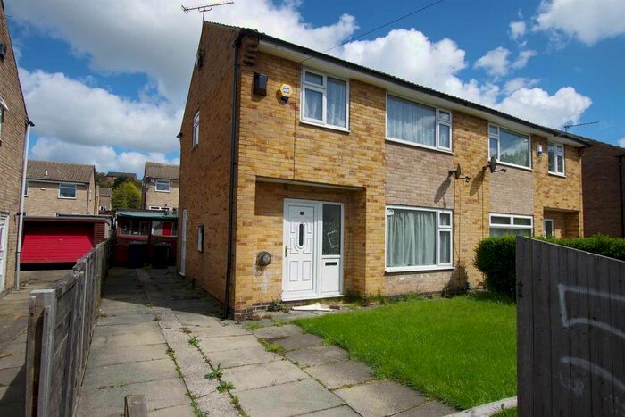 3 Bedroom Semi-Detached House To Rent In Pirie Close, Bradford, BD2