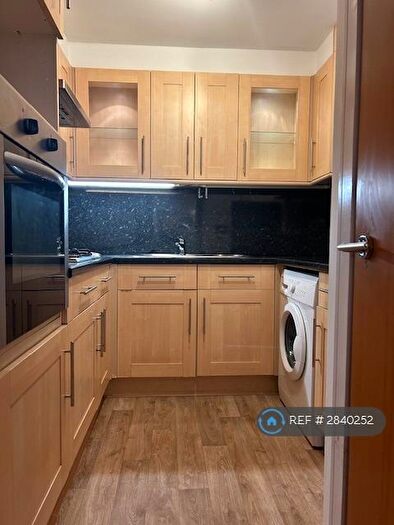 2 Bedroom Flat To Rent In Horseshoe Close, London, E14