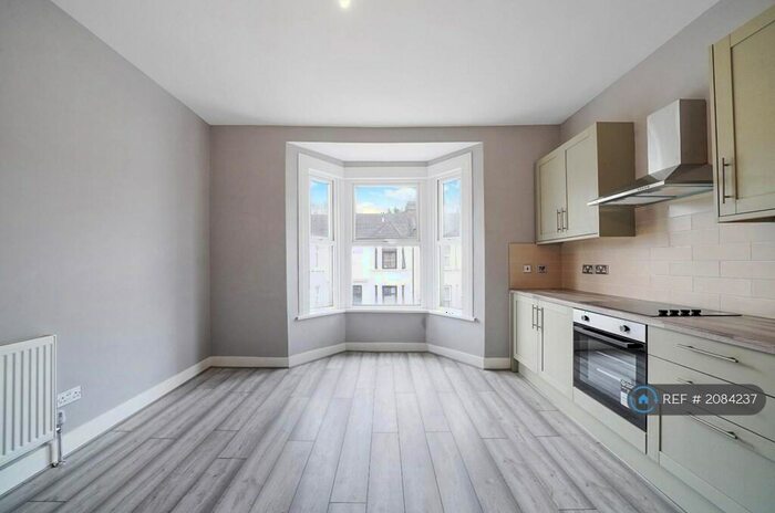 2 Bedroom Flat To Rent In St. Georges Road, London, E10