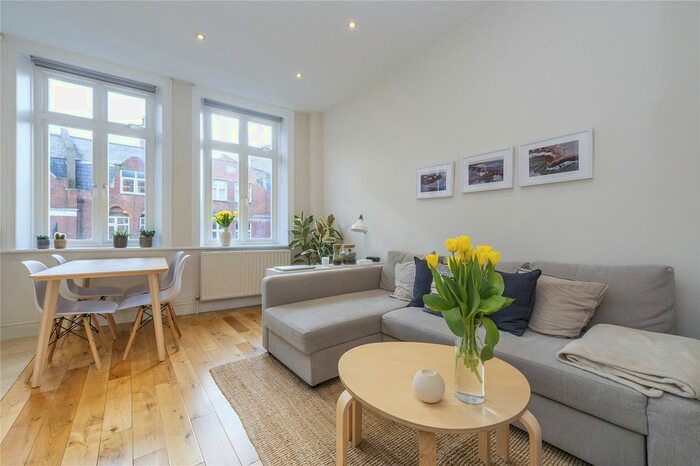 1 Bedroom Flat To Rent In Heath Street, Hampstead, NW3