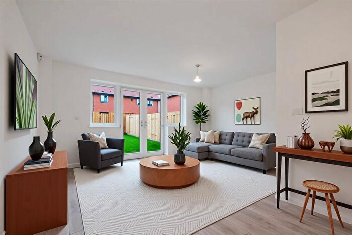 3 Bedroom Semi-detached House To Rent In Beaulieu Road, Whiteley, Fareham, SO30