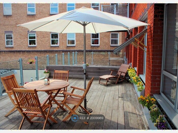 1 Bedroom Flat To Rent In Kilmuir House, Epsom, KT17