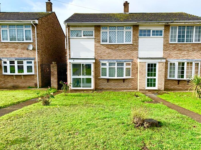 3 Bedroom House To Rent In Carfax Road, Elm Park, RM12