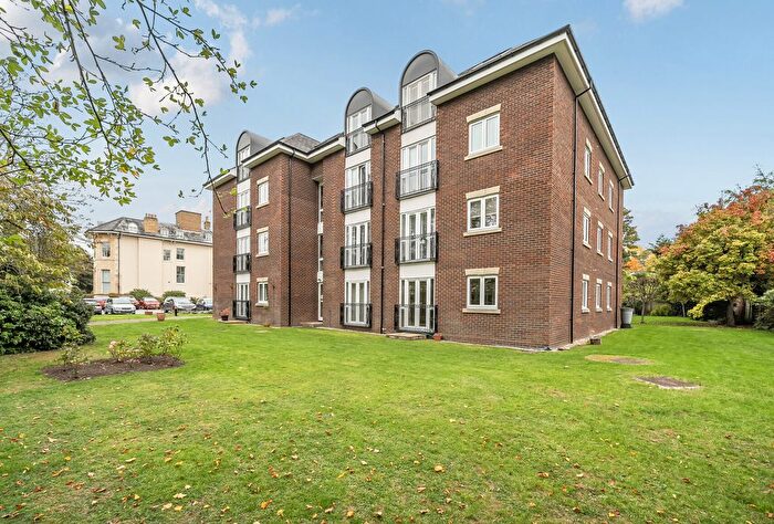 2 Bedroom Flat For Sale In Lansdown Road, Cheltenham, Gloucestershire, GL51