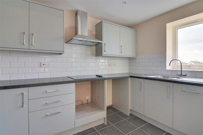 2 Bedroom Flat To Rent In Elm Grove, Hayling Island, PO11