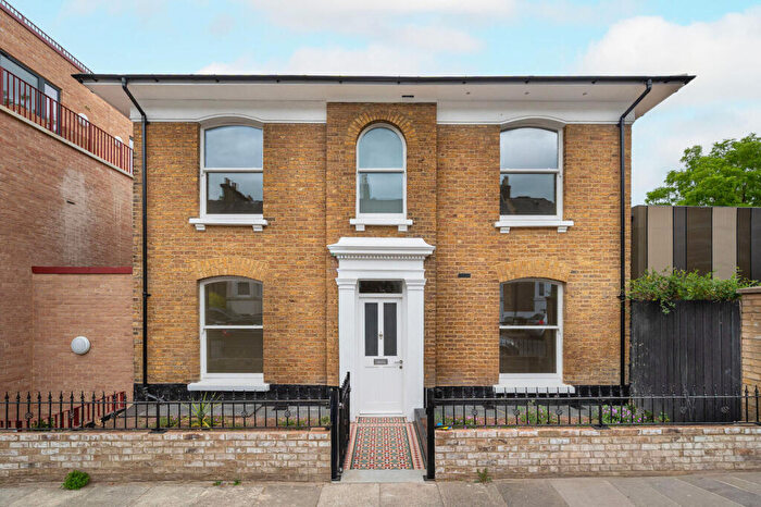 4 Bedroom House For Sale In Geoffrey Road, Brockley, London, SE4