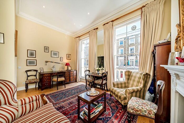 2 Bedroom Flat For Sale In Cumberland Street, Pimlico, SW1V