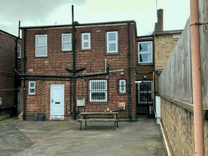 1 Bedroom Apartment To Rent In William Hunter Way, Brentwood, CM14