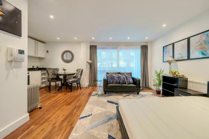 Apartment To Rent In Hall Road, St John`s Wood, NW8