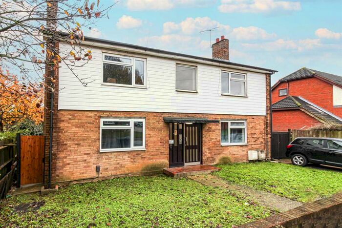 1 Bedroom Flat To Rent In Albert Road, Buckhurst Hill, IG9