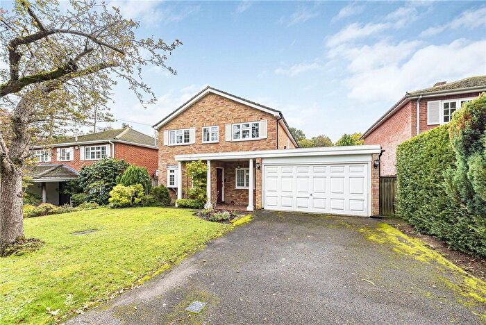 4 Bedroom Detached House For Sale In Oakfield Lane, Keston, BR2