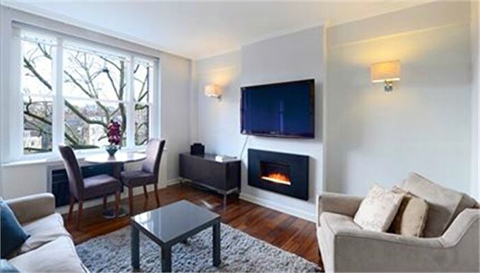 2 Bedroom Flat To Rent In Hill Street, Mayfair, London, W1J